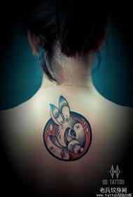 nenas de volta lindo patrón clásico de tatuaxe de coello