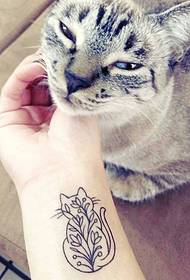 pols lijn kat tattoo bloem kleine frisse patroon tattoo