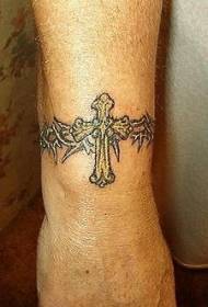 Patrón de tatuaje de pulsera de cruz y zarza dorada