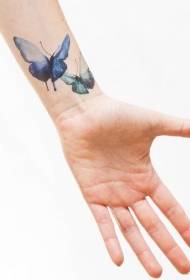 pergelangan tangan kepribadian Kupu-kupu pola tato dicat