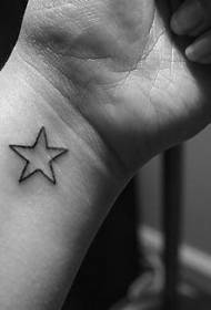 patró de tatuatge d'estrella clàssica del canell simple