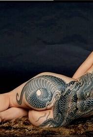 skjønnhet tilbake dominerende dyr tatoveringer er relatert til bilder av religion