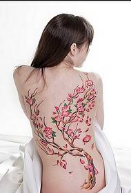 個人の美しい美しい美しさバック梅タトゥー画像
