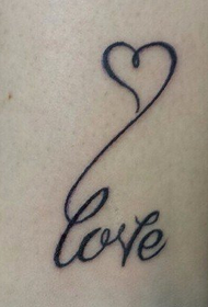 modeli klasik i tatuazhit të zemrës së dashurisë dashurie