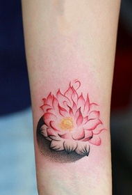 bello tatuaggio di lotus nantu à u polso 96712-Dream Unicorn Tristu