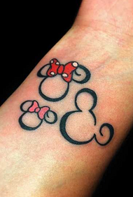 maganda ang hitsura ng Mickey tattoo