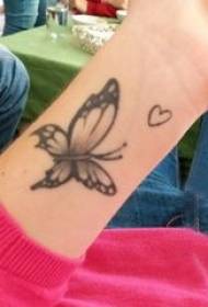 3D метелик татуювання зап'ястя дівчина на малюнку чорний метелик татуювання