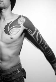 Male half-a tribal wind black tattoo pattern