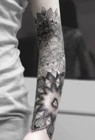 arm black and white personality vanilla tattoo pattern