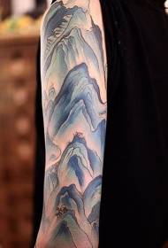 modello di tatuaggio a colori tipico del braccio