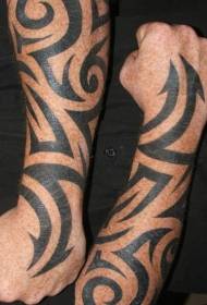 Patró de tatuatge de tòtem tribal negre del braç