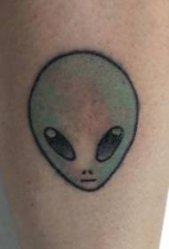 Alien xăm shank nam trên hình xăm người ngoài hành tinh màu