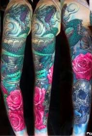bloem arm naturel gekleurde slang met bloem tattoo patroon