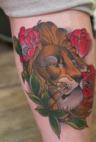Lion King tattoo girl becerro pintado en la imagen del tatuaje del rey león