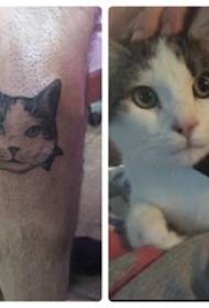 super realus tatuiruotės patinėlio blauzda ant juodos katės tatuiruotės paveikslėlio
