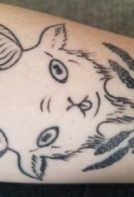 Chica de dibujos animados de tatuaje en la pantorrilla en las imágenes de tatuaje de planta y oveja