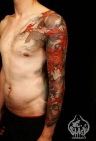 bras oiseau réaliste de style asiatique avec motif de tatouage de feuille d'érable