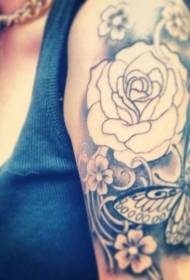Linea Big Flower Creativa Big Arm cù mudellu di tatuaggi di farfalla