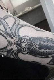 arm sort prik personlighed blæksprutte tatoveringsmønster