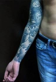 rokas iespaidīgs melnbaltā pulksteņa bākas viļņu tetovējuma modelis