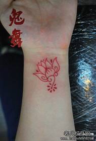 κορίτσι καρπό μικρή τάση γραμμή λωτού τατουάζ μοτίβο