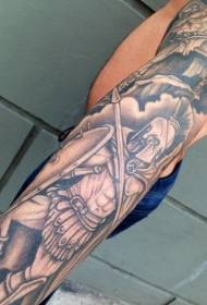 lengan corak tatu pahlawan Yunani purba yang sederhana dan sederhana hitam dan putih