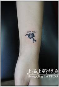 Shanghai Shangqing tattoo works: wrist plum tattoo