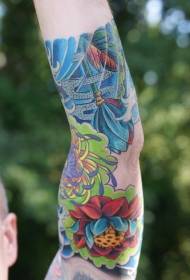 mannelijke arm kleur bloem thema tattoo patroon