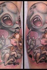 Europa en de Verenigde Staten kalveren tattoo-jongens op het kalf op het vee en alien tattoo-foto's
