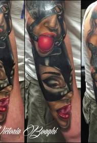 Realistische stijl kleur sexy vrouw tattoo patroon