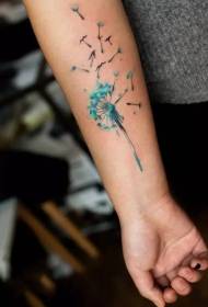 Braço bonito dente-de-leão voador pintado padrão de tatuagem