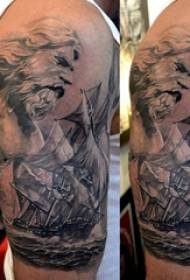 Plachtění tetování obrázek chlapce paže na plachtění tetování černý obrázek