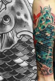 Slika tatujevih lignjev tetovirane lignje na fantovi roki