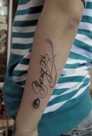 Ruka engleskog slova linija očiju kreativni uzorak tetovaža
