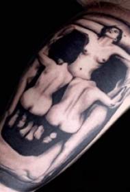 Braccio da ragazzo su punto nero spina immagine semplice del tatuaggio del cranio personaggio linea