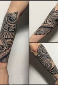 Pige arm på sort linje skitser litterære forfængelighed mønster tatovering billede