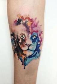 شیر سر ٹیٹو تصویر لڑکی کے بازو کا رنگ سپنش سیاہی ٹیٹو شیر سر ٹیٹو تصویر
