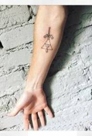 Materijal za tetoviranje ruke, slika za mušku ruku, trokut i mač