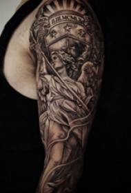 Tatouage de portrait de caractère bras étudiant mâle sur tatouage gris noir portrait de personnage photo de tatouage