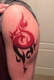 Izzó láng kar tetoválás fiú karja a színes láng tetoválás kép