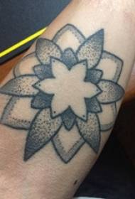 Květina tetování dívčí paže malé čerstvé literární tetování květinový vzor