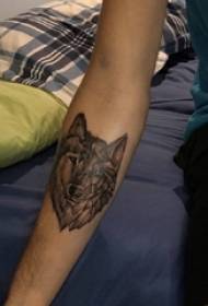 Девојка рака на црна сива скица точка трн вештини креативни доминирачки волк главата тетоважа слики
