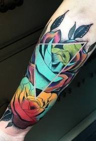 Rankos svajingas spalvos rožių tatuiruotės modelis