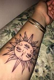 Sun totem татуировка момиче totem слънце татуировка снимка