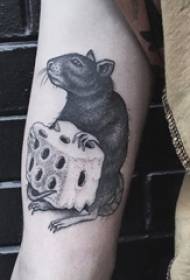 მაუსის ტატულის ილუსტრაცია ბიჭის მკლავი შავი მაუსის tattoo სურათზე