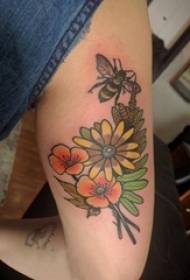 Virág tetoválás lány karja felett művészet virág tetoválás festmény kép