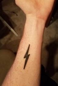 Ръце за ученик на черна геометрична проста линия светкавица татуировка снимка