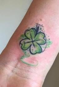 Girl's arm painted watercolor four-leaf clover literary small fresh four-leaf clover tattoo picture