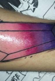 Kristalli kivi tatuointi uros käsivarsi värillinen kristalli kivi tatuointi kuva
