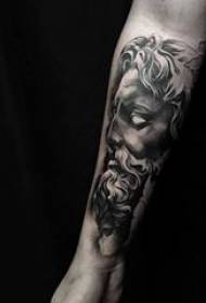 Personatge tatuatge antic masculí braç estudiant personatge tatuatge antiga imatge del tatuatge